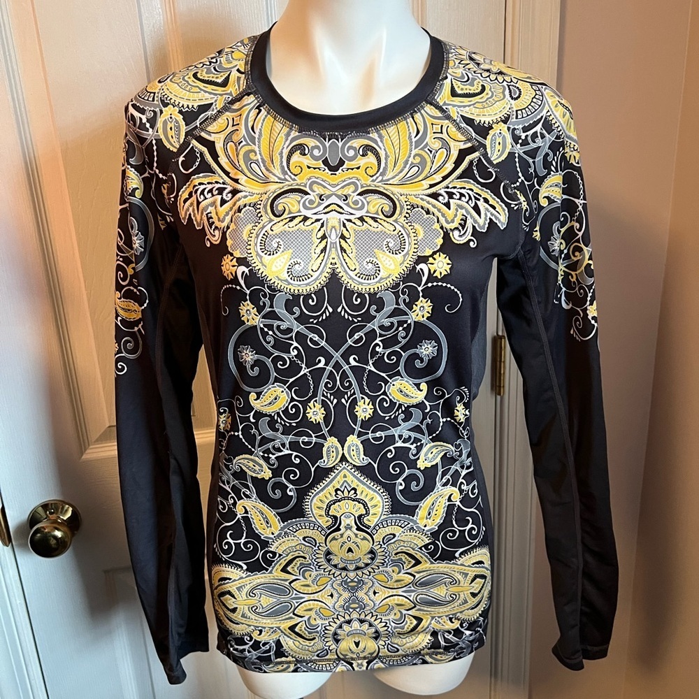 Like new Athleta yellow and gray paisley long sleeve athletic shirt
A14 - Picture 2 of 4